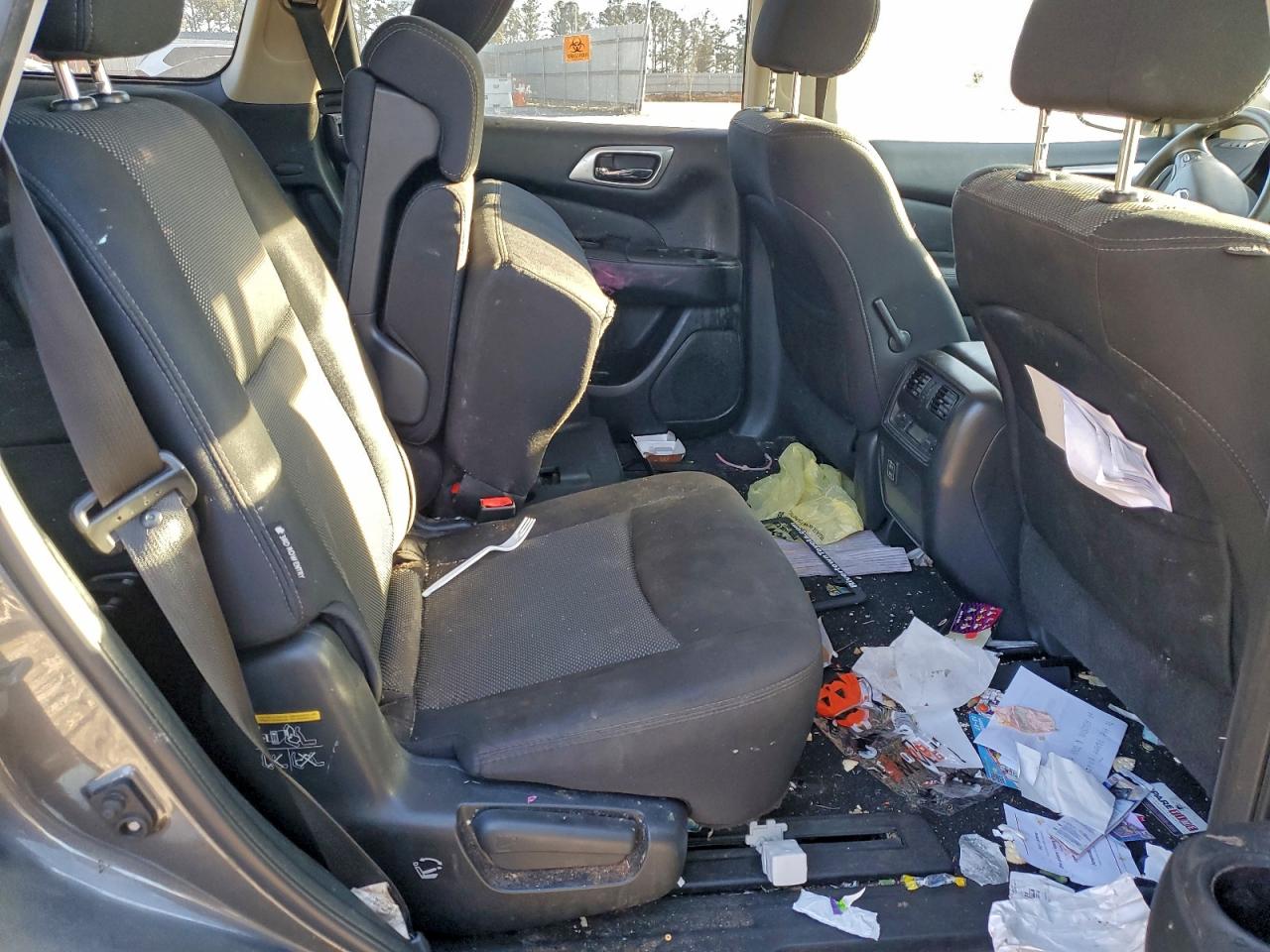 2018 Nissan Pathfinder S VIN: 5N1DR2MN0JC656543 Lot: 96596285