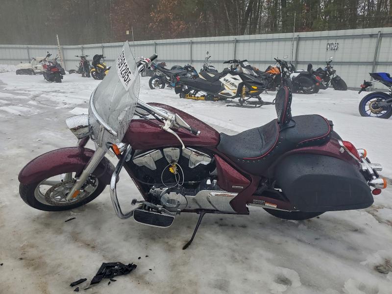 2011 HONDA VT1300 CT  