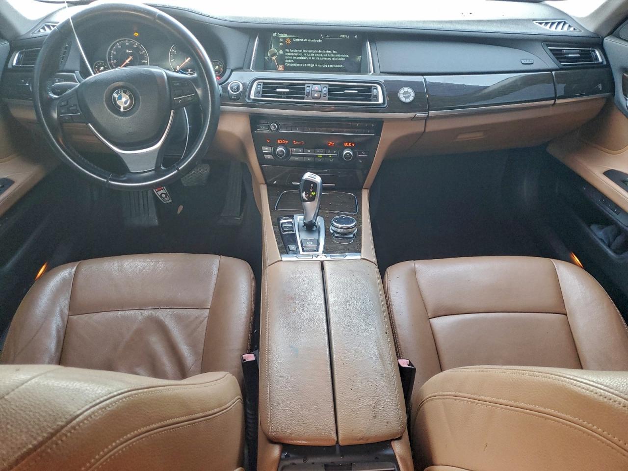 Фото: WBAYE4C57ED138327