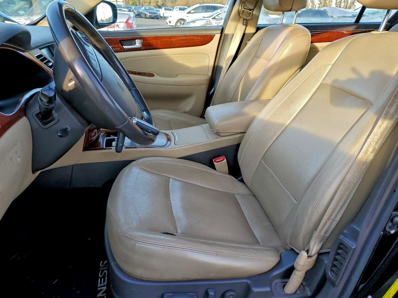 2013 Hyundai Genesis 3.8L VIN: KMHGC4DD3DU243421 Lot: 94812965