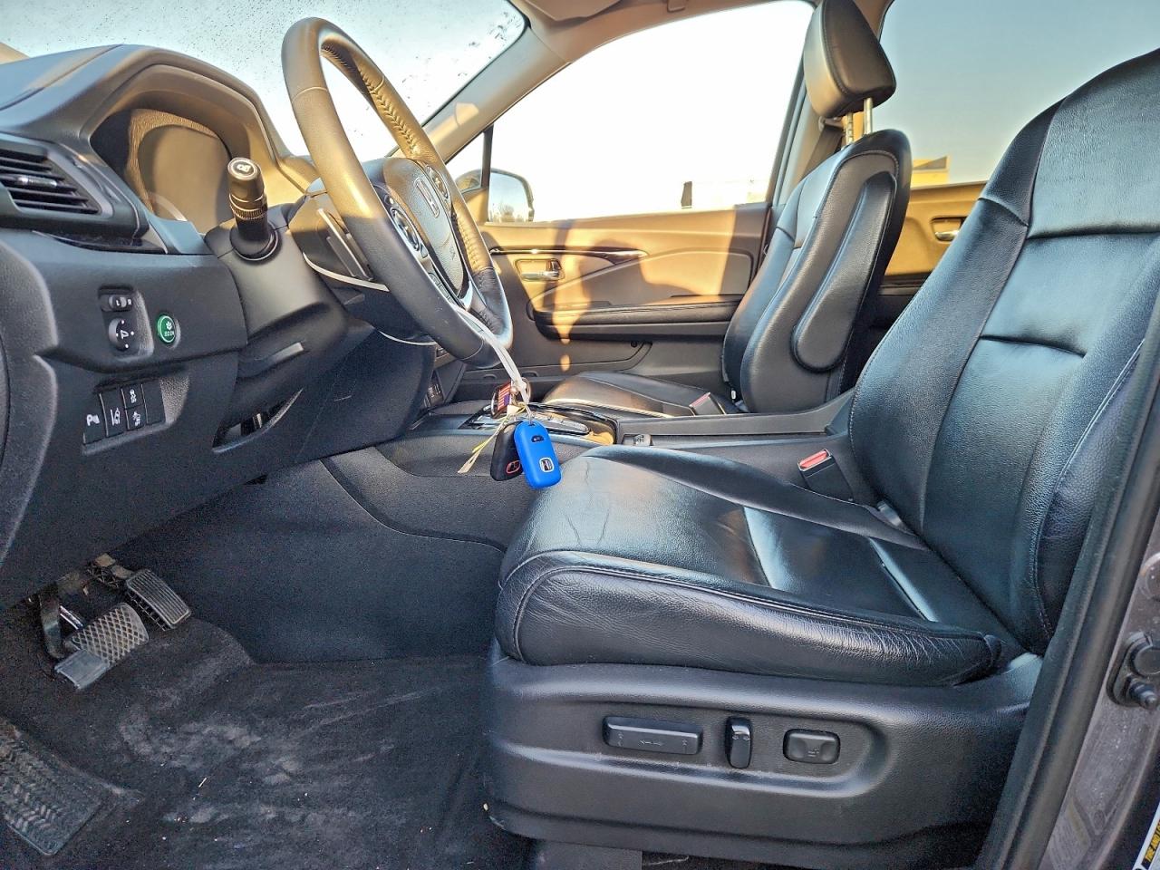 2016 Honda Pilot Touring VIN: 5FNYF6H9XGB081995 Lot: 95556015