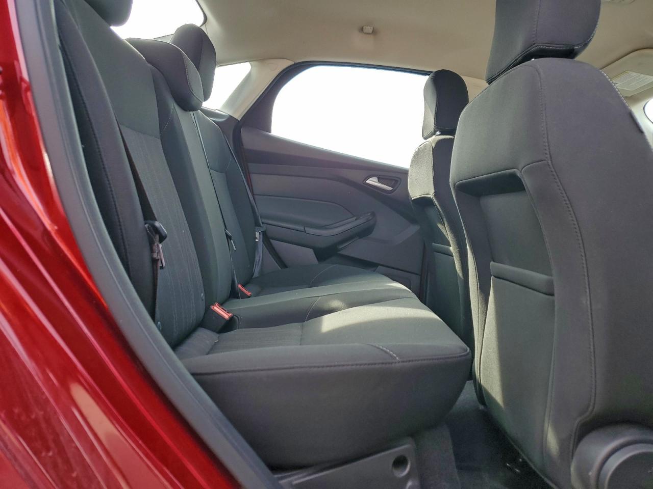 2017 Ford Focus Se VIN: 1FADP3F2XHL244262 Lot: 95838355