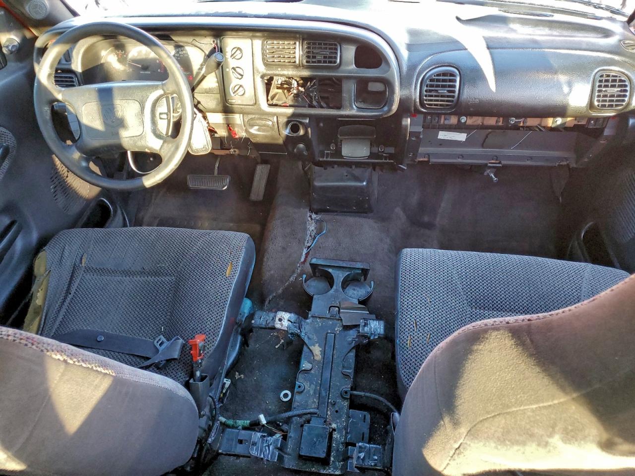 1999 Dodge Ram 1500 VIN: 3B7HC13Y5XG244752 Lot: 96127685