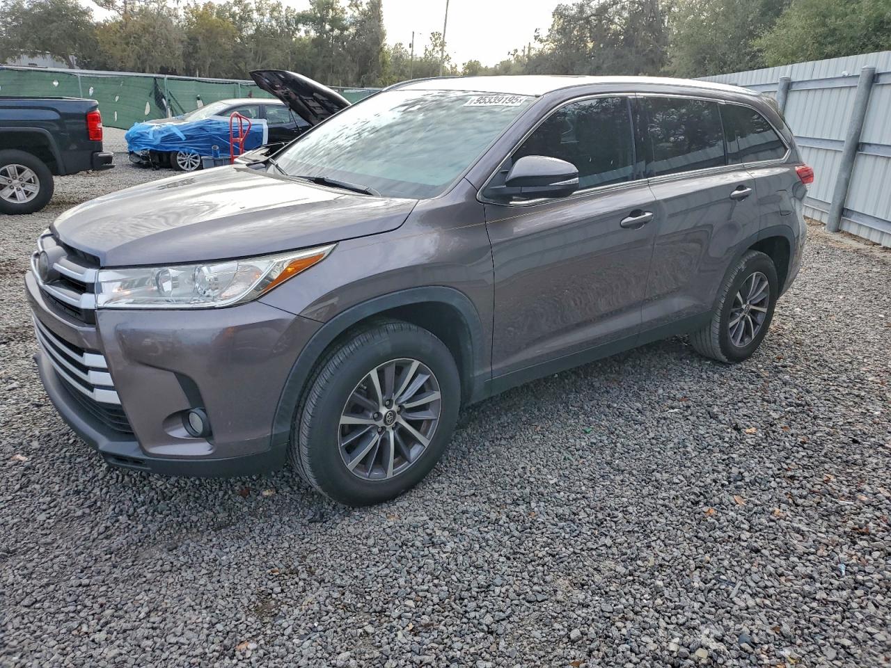 2019 Toyota Highlander Se