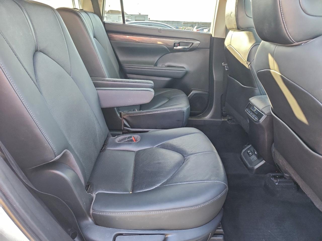 2021 Toyota Highlander Limited VIN: 5TDDZRBH1MS132685 Lot: 95905625