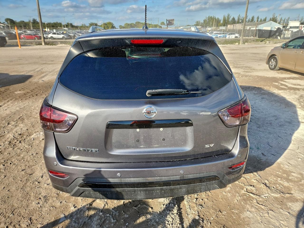 2015 Nissan Pathfinder S VIN: 5N1AR2MN5FC687474 Lot: 95116485