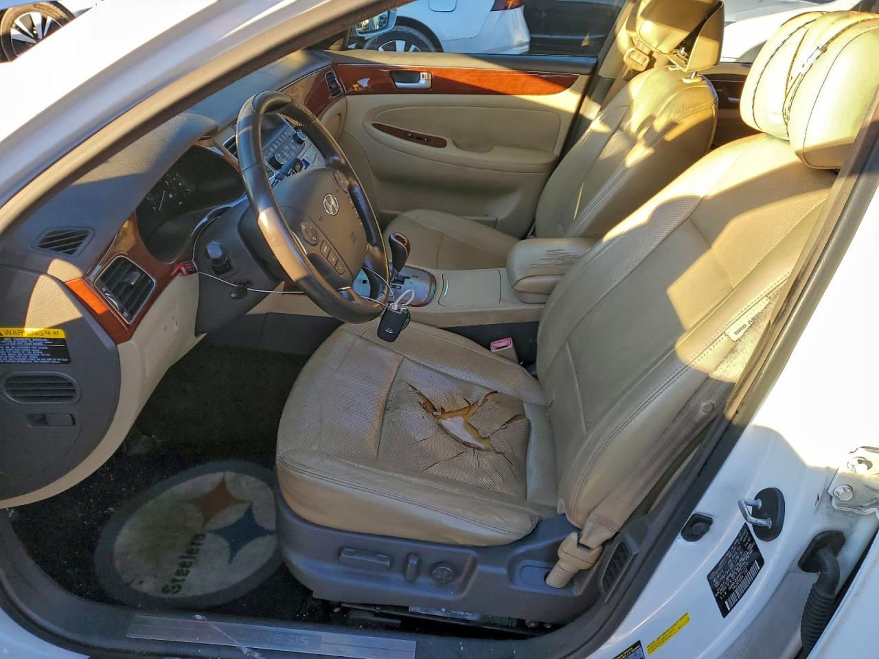 2013 Hyundai Genesis 3.8L VIN: KMHGC4DD5DU221520 Lot: 96614225