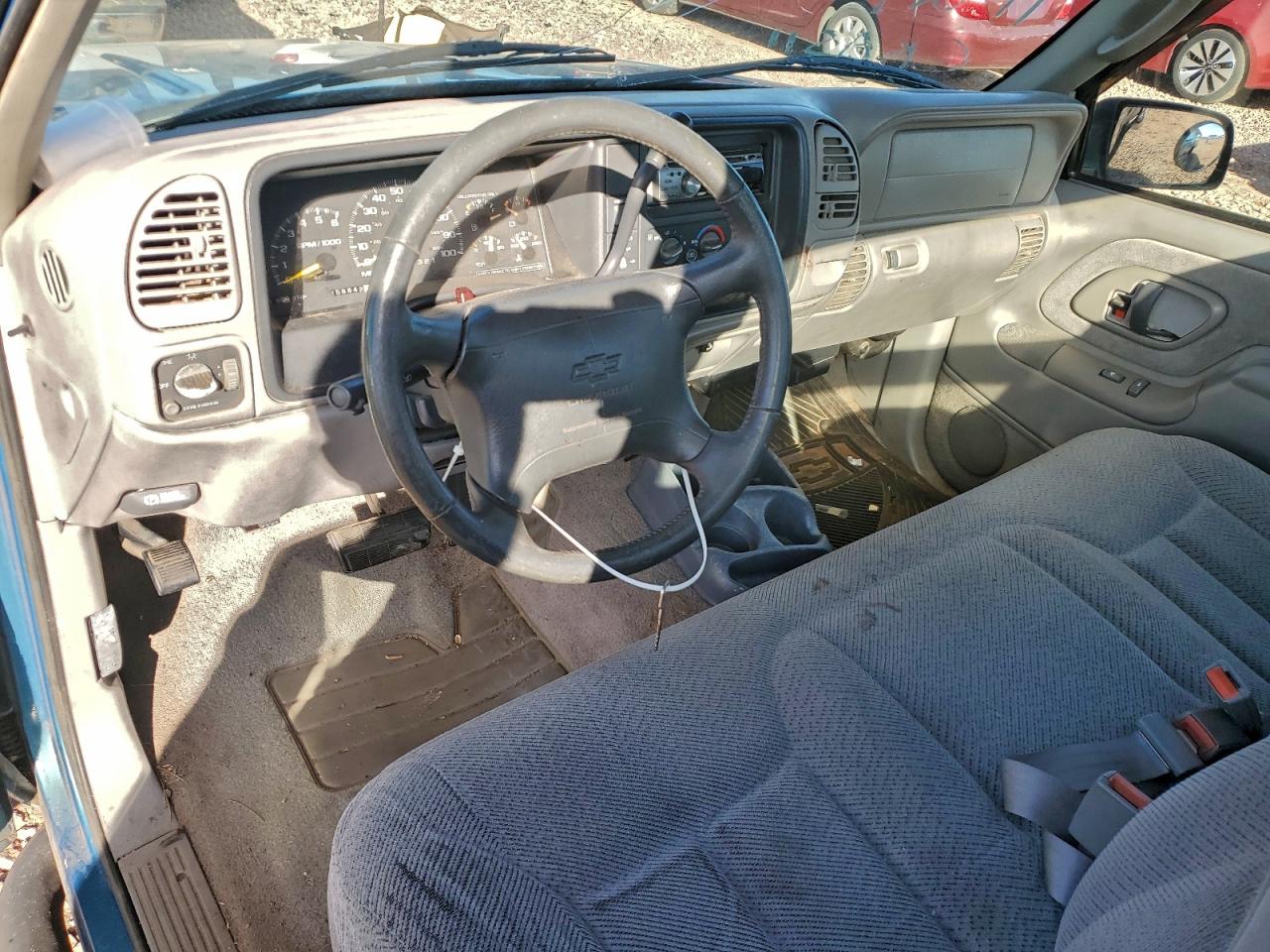 1997 Chevrolet Gmt-400 C1500 VIN: 1GCEC14R2VZ179396 Lot: 94516915