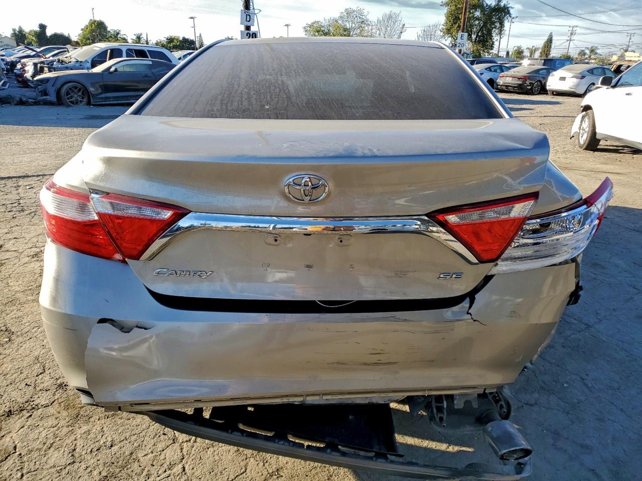 2015 Toyota Camry Le VIN: 4T1BF1FK8FU018216 Lot: 94819895