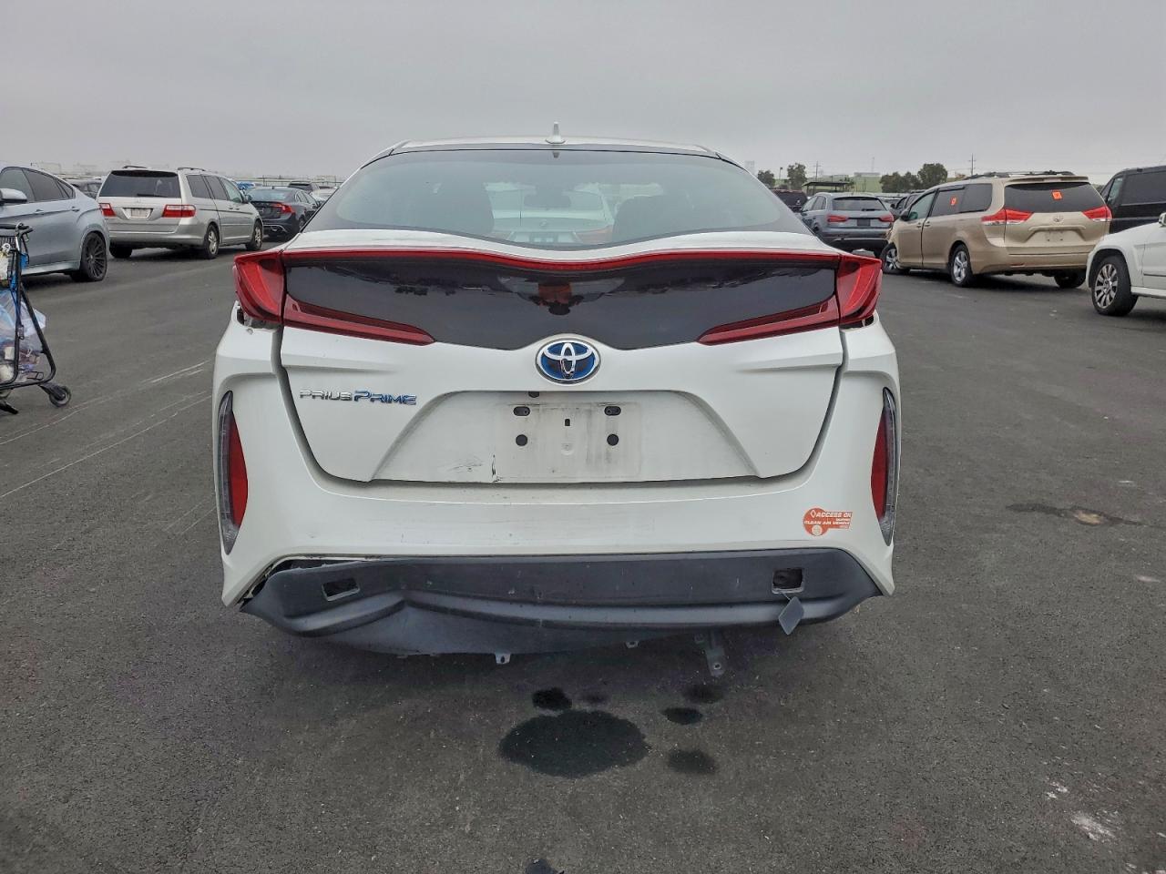 2018 Toyota Prius Prime VIN: JTDKARFP4J3072799 Lot: 95990995
