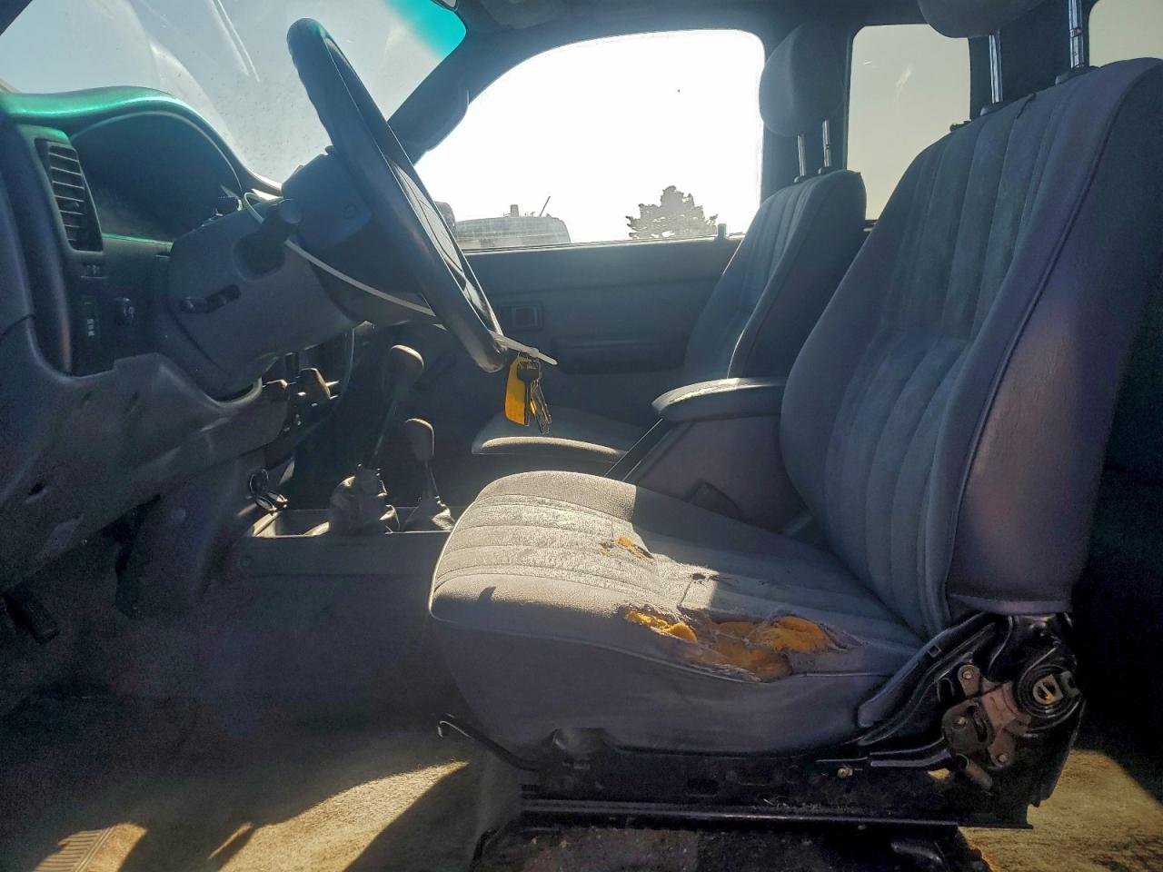 2000 Toyota Tacoma Xtracab VIN: 4TAWM72N9YZ606643 Lot: 94773105