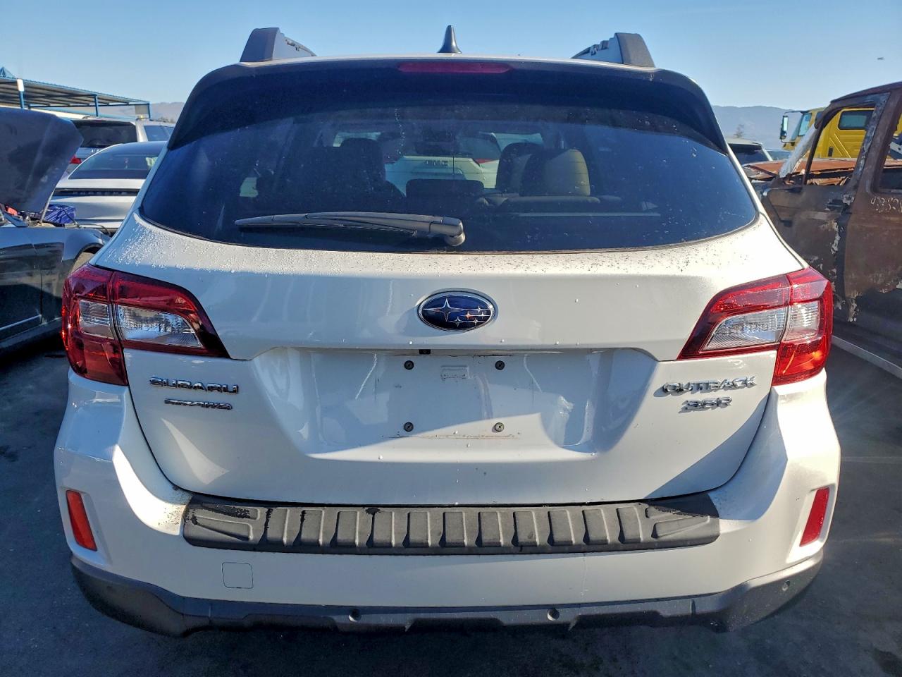 2017 Subaru Outback 3.6R Limited VIN: 4S4BSENC8H3267864 Lot: 94587775