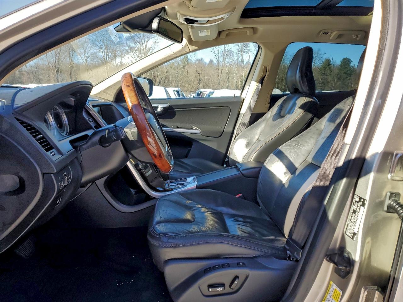 2012 Volvo Xc60 3.2 VIN: YV4940DZ8C2293270 Lot: 93994365