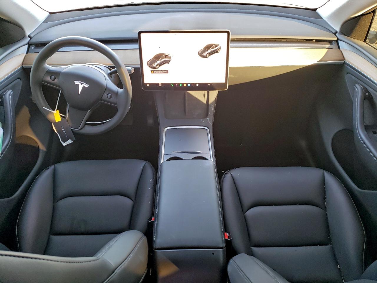 2024 Tesla Model Y VIN: 7SAYGDEE4RA236384 Lot: 94696915