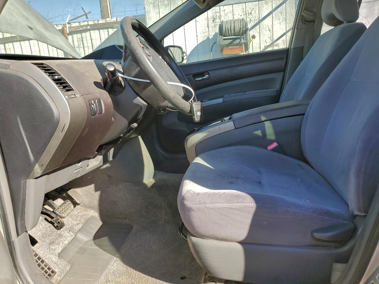 2004 Toyota Prius VIN: JTDKB20U740028112 Lot: 95799615