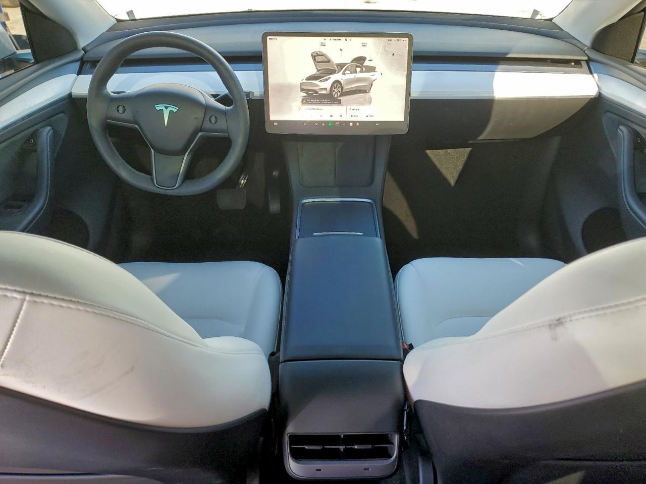 2024 Tesla Model Y VIN: 7SAYGDEE5RA260337 Lot: 93762185
