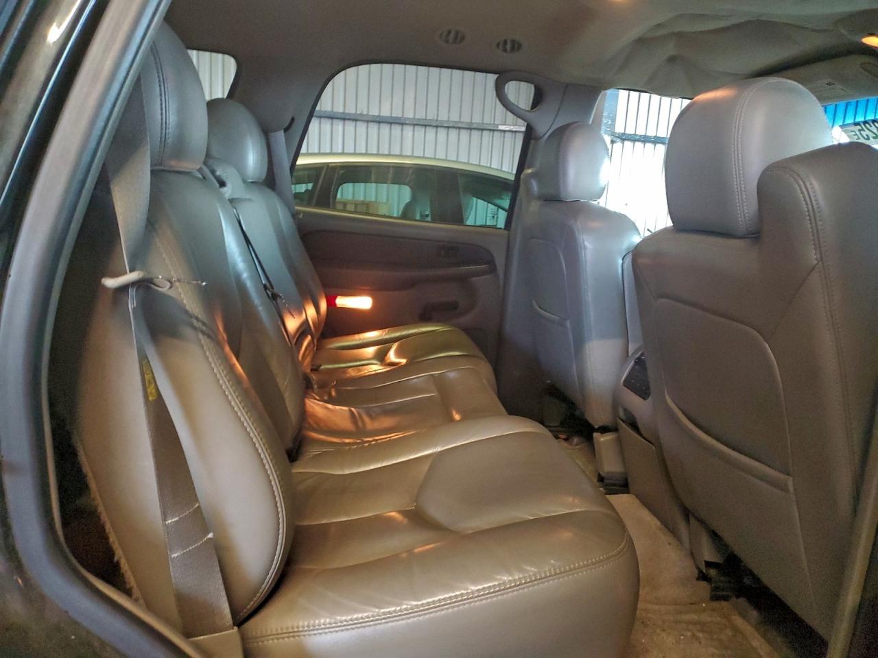 2003 Chevrolet Tahoe K1500 VIN: 1GNEK13T83R173624 Lot: 95948325