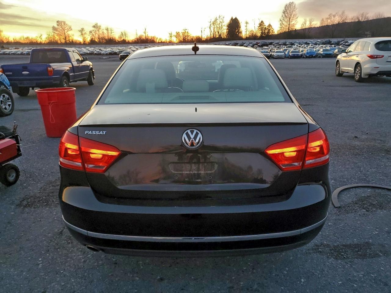 2015 Volkswagen Passat Sel VIN: 1VWCV7A37FC070762 Lot: 94560655