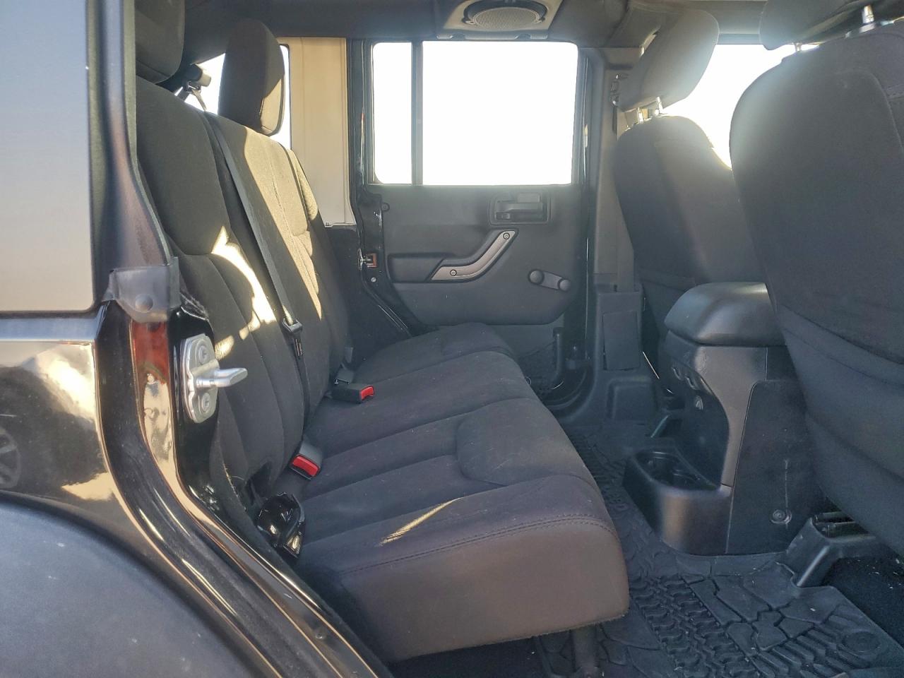 2014 Jeep Wrangler Unlimited Sport VIN: 1C4BJWDG2EL210329 Lot: 96272605