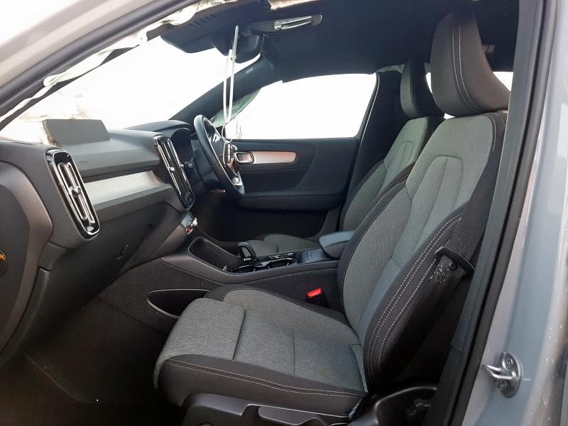 2023 VOLVO XC40 2.0 B3P PLUS DARK 5DR AUTO