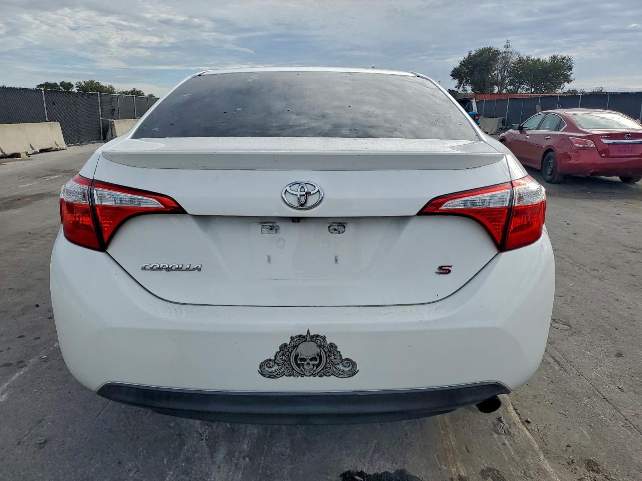 2015 Toyota Corolla L VIN: 5YFBURHE9FP271414 Lot: 94934175