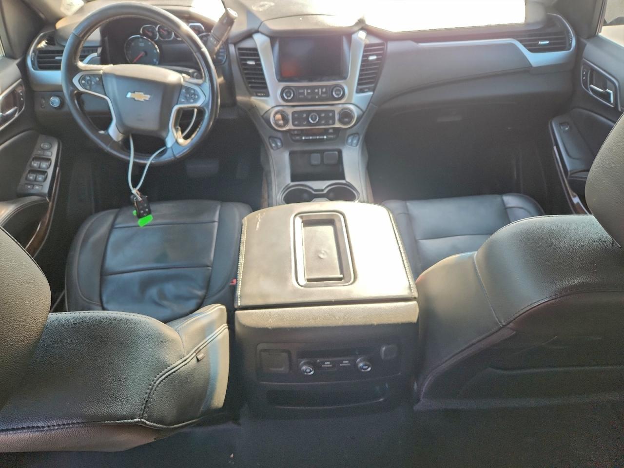 2019 Chevrolet Suburban K1500 Lt VIN: 1GNSKHKC0KR220768 Lot: 95760125