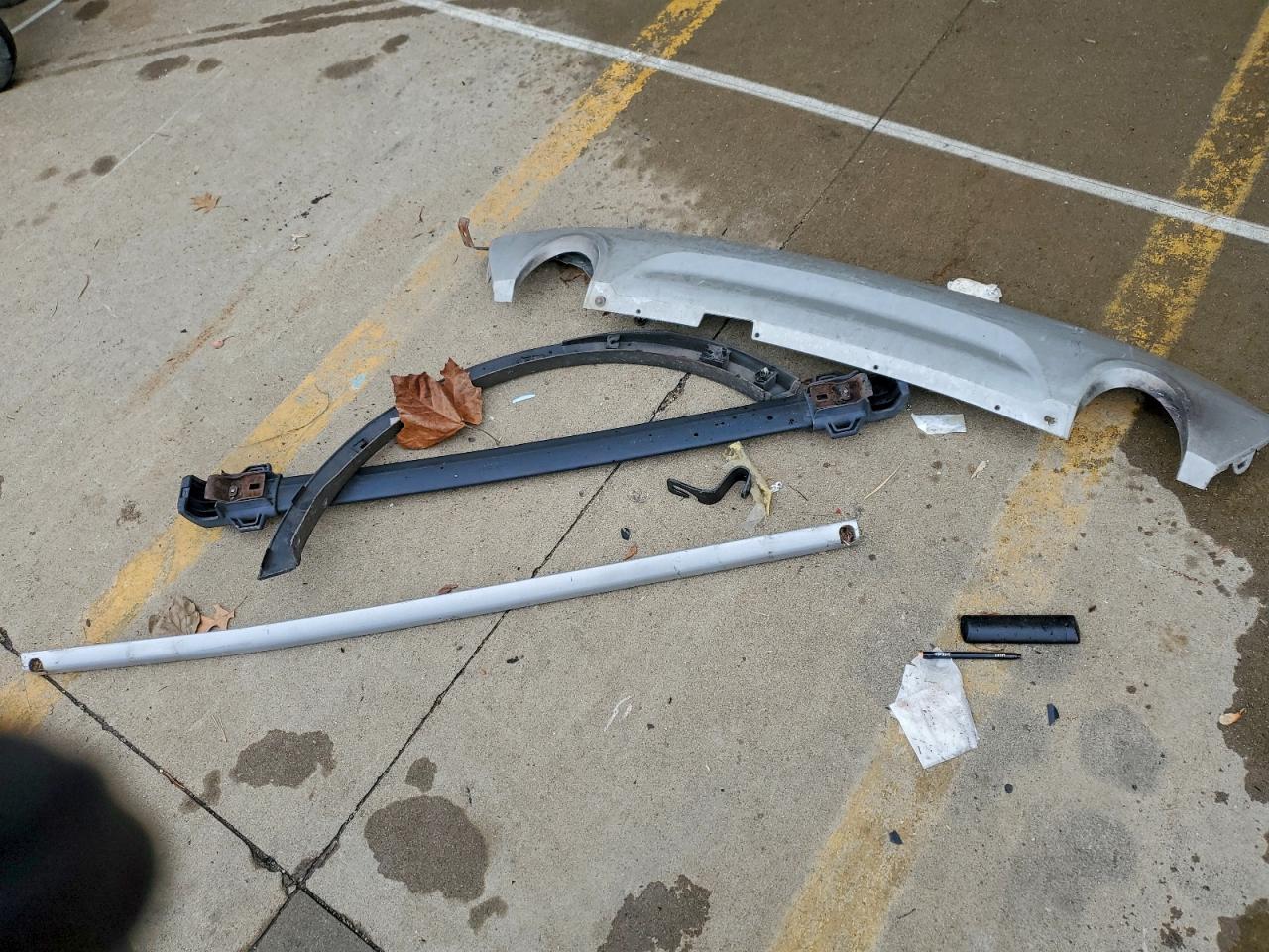 2011 Jeep Grand Cherokee Overland VIN: 1J4RR6GT1BC607746 Lot: 95562105