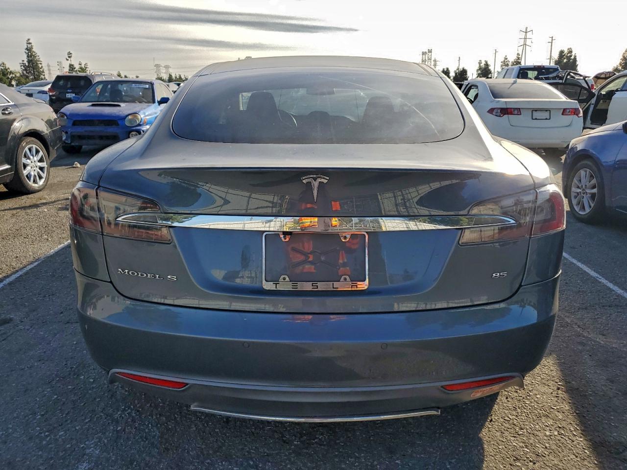 2014 Tesla Model S VIN: 5YJSA1H12EFP44085 Lot: 96839615