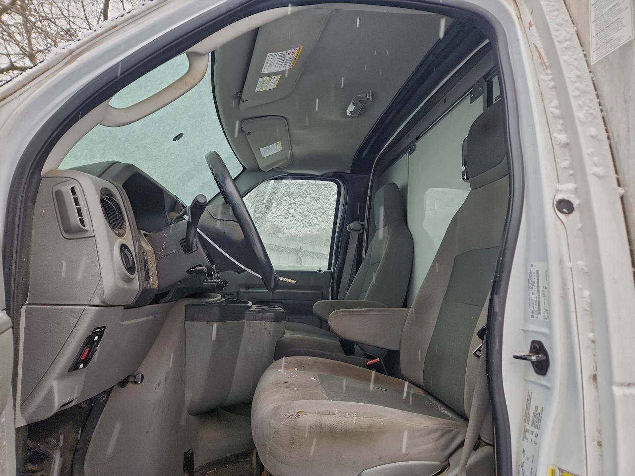 2015 Ford Econoline E350 Super Duty Cutaway Van VIN: 1FDWE3FLXFDA02589 Lot: 95242525