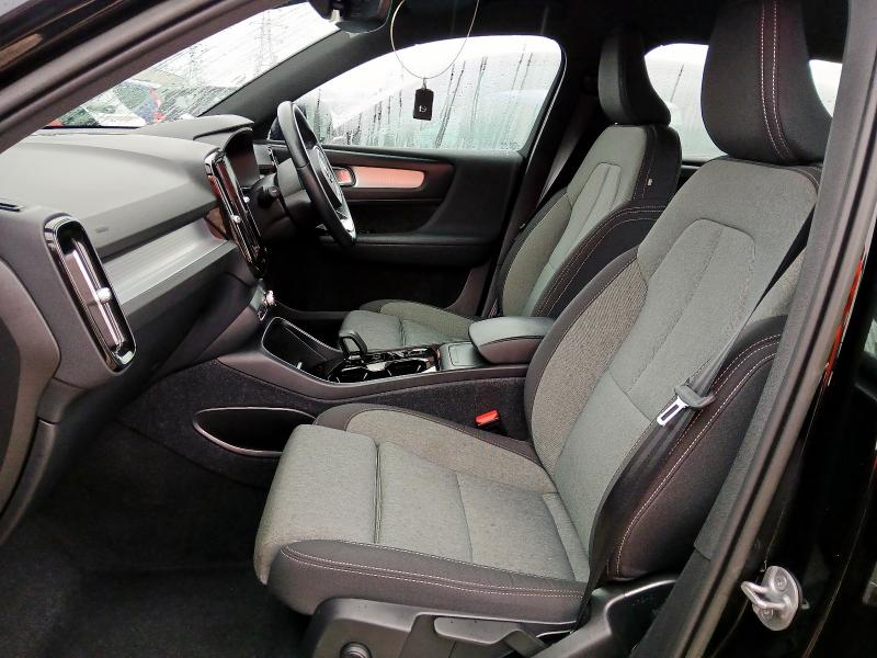 2022 VOLVO XC40 2.0 B3P PLUS DARK 5DR AUTO