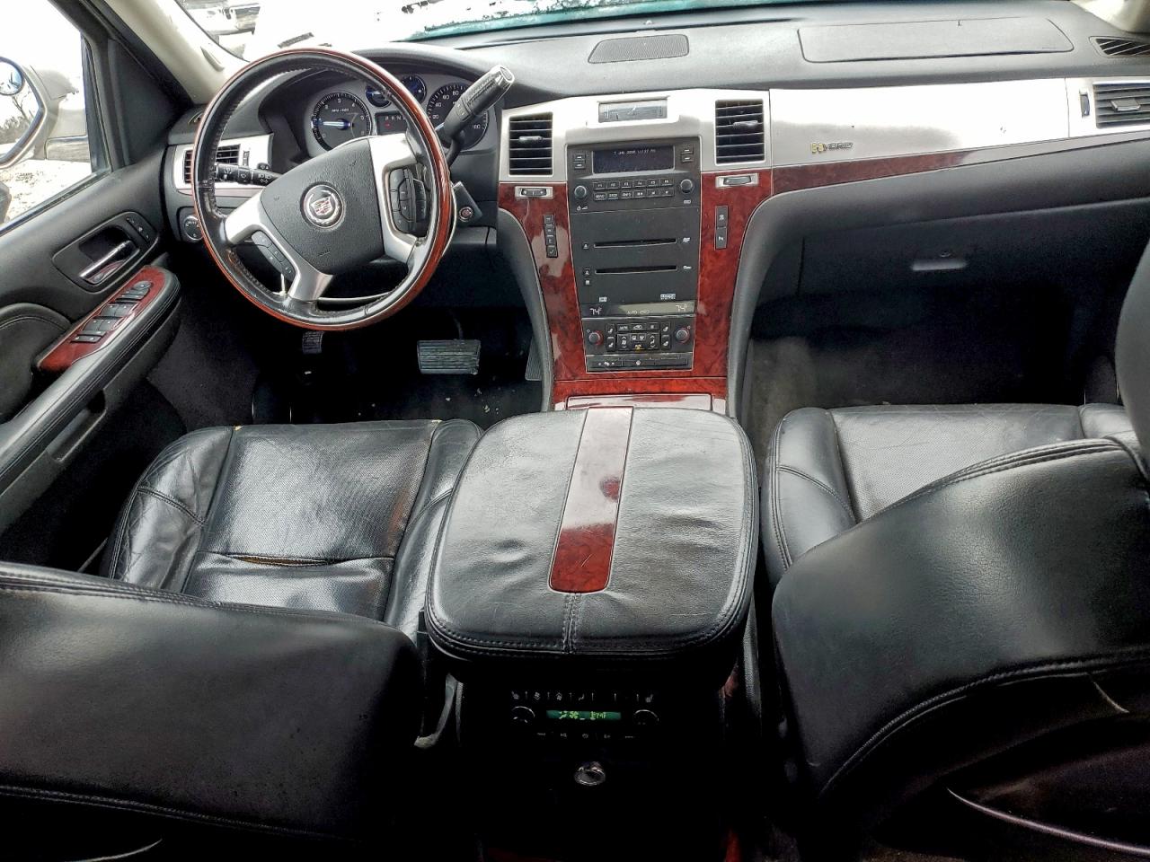 2008 Cadillac Escalade Luxury VIN: 1GYFK63818R115412 Lot: 95155845