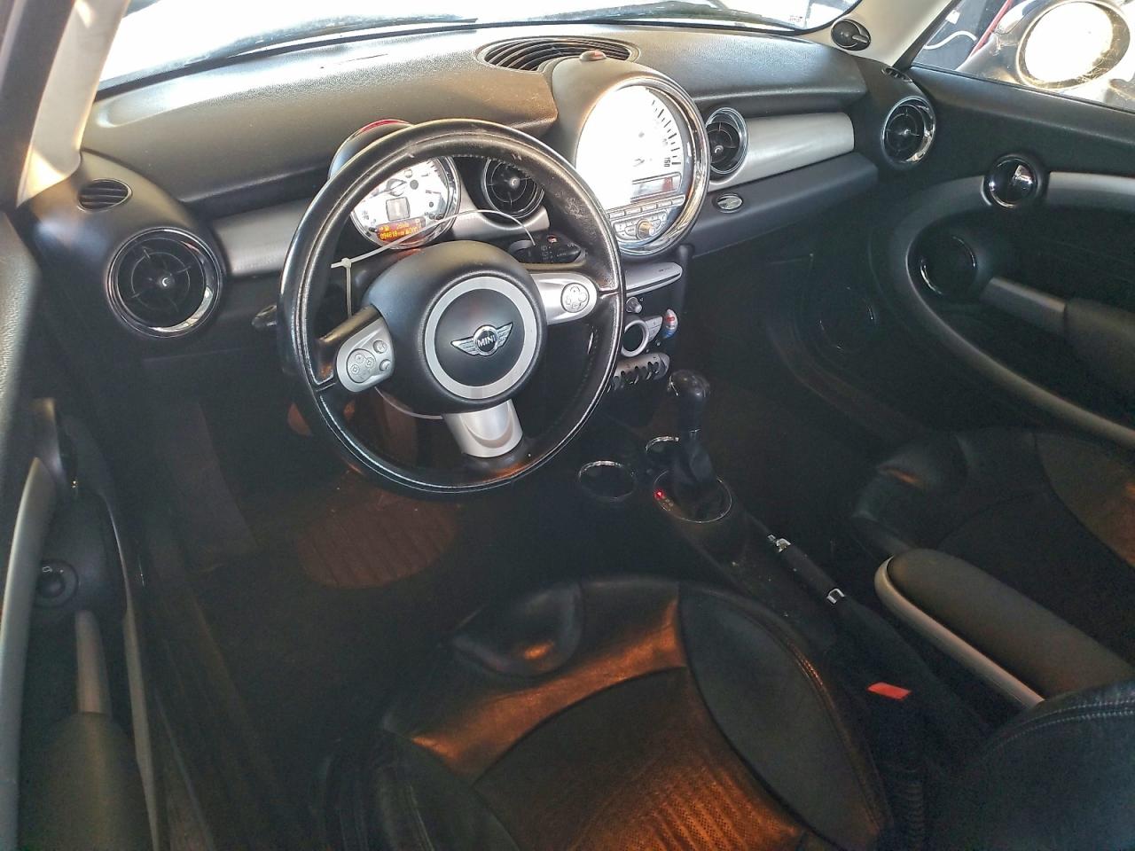 2010 Mini Cooper Clubman VIN: WMWML3C51ATX39053 Lot: 97056045