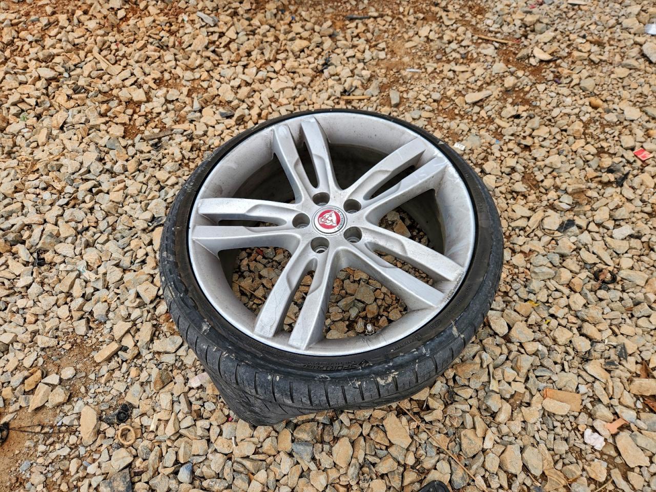 2017 Jaguar Xe Premium VIN: SAJAJ4BV8HCP13094 Lot: 97871215