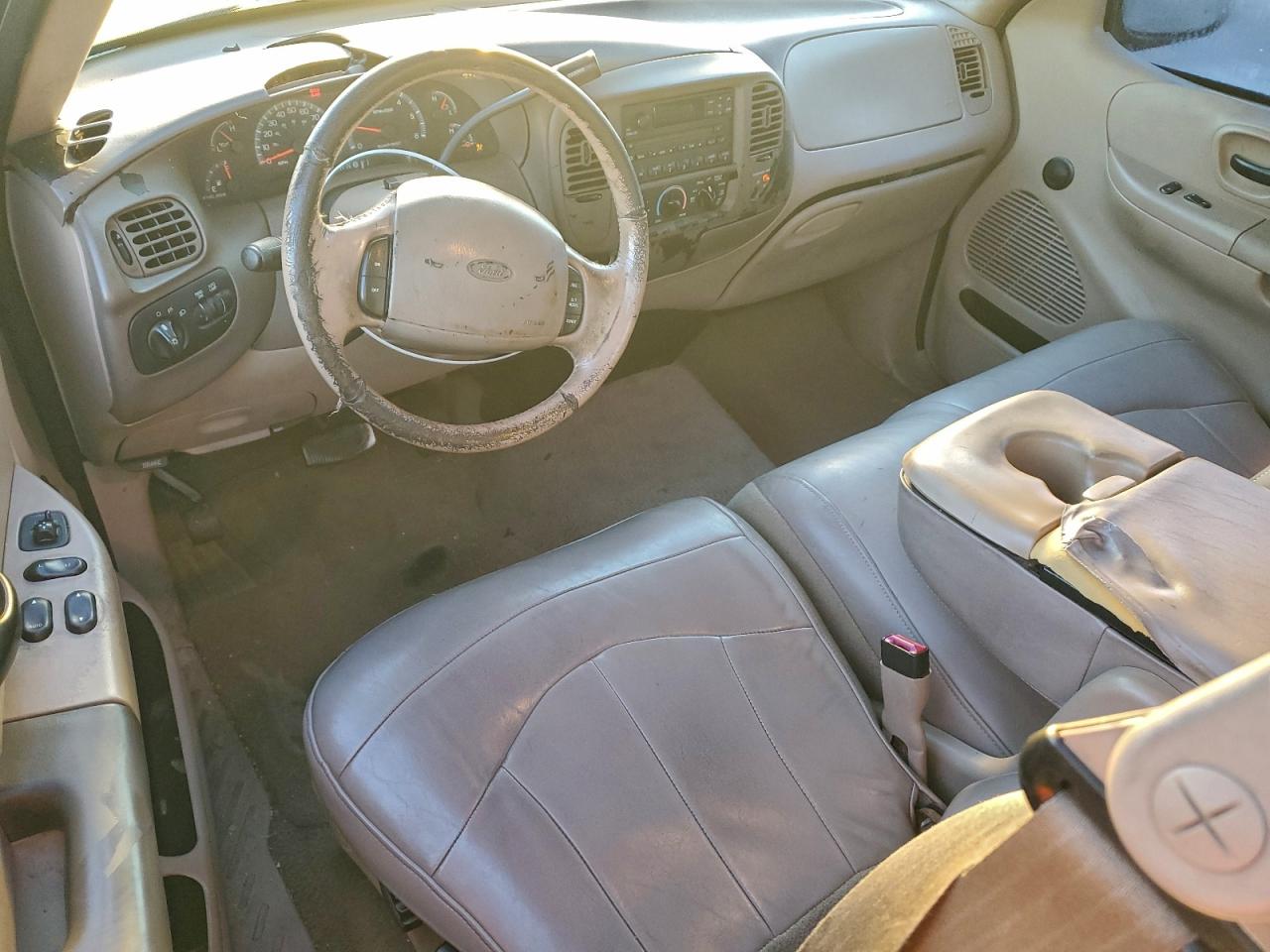 1999 Ford F150 VIN: 1FTRX07W2XKC02303 Lot: 95700445