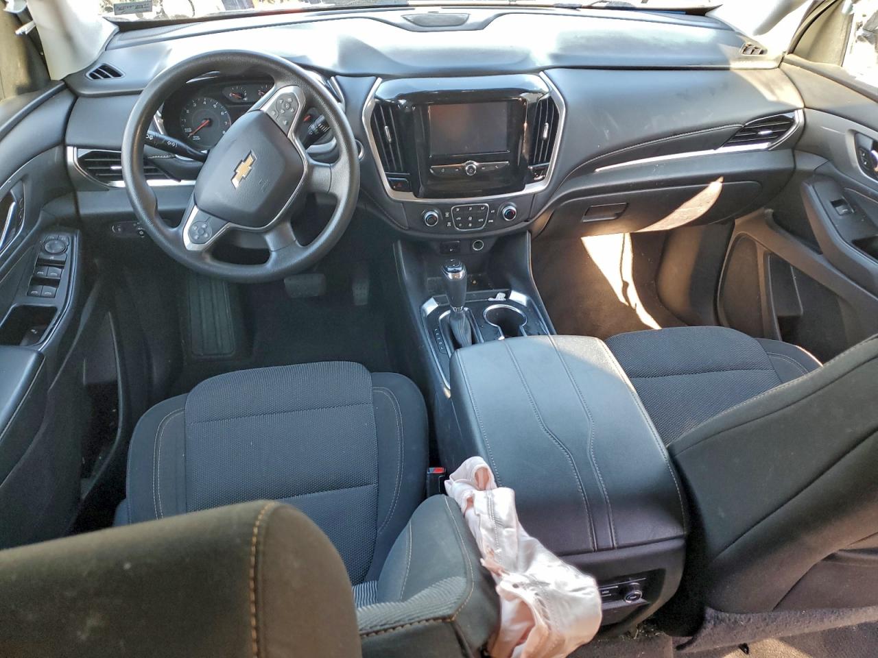 2019 Chevrolet Traverse Ls VIN: 1GNERFKW1KJ236564 Lot: 97572435