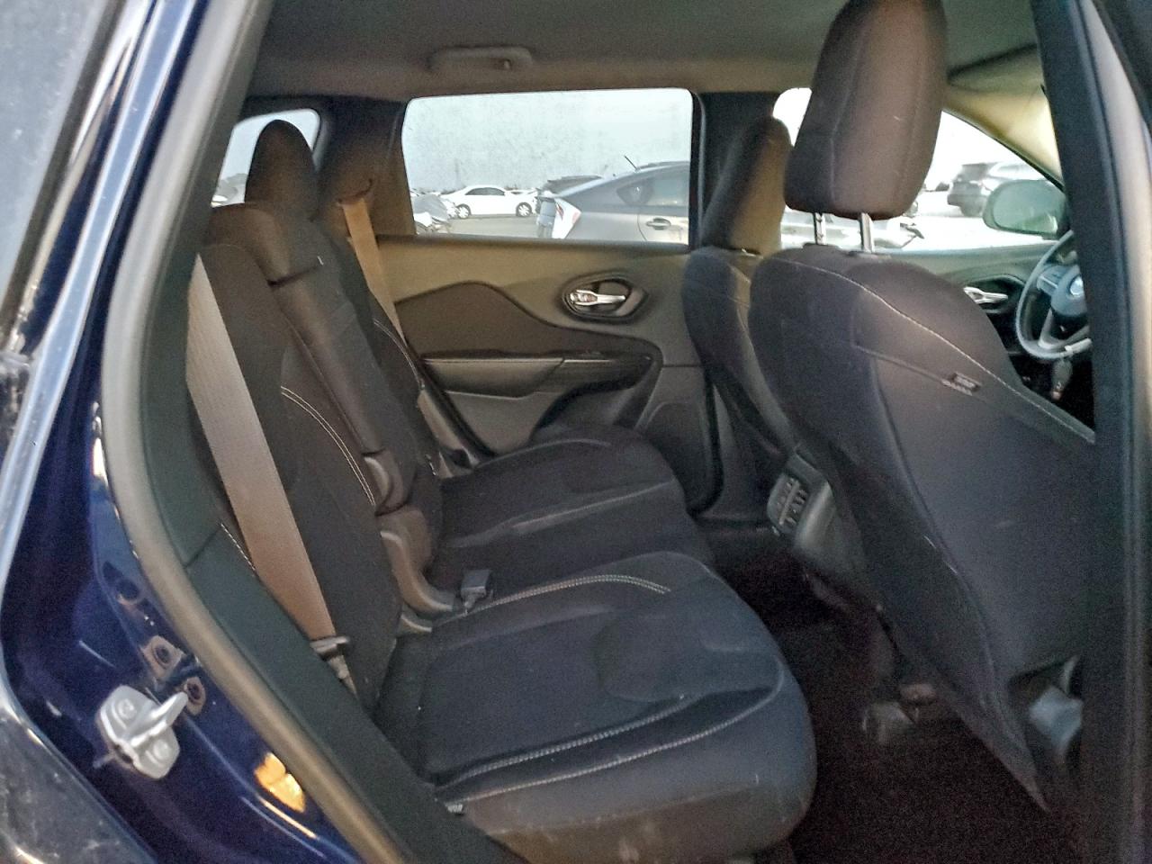 2015 Jeep Cherokee Latitude VIN: 1C4PJLCB3FW539552 Lot: 95711595