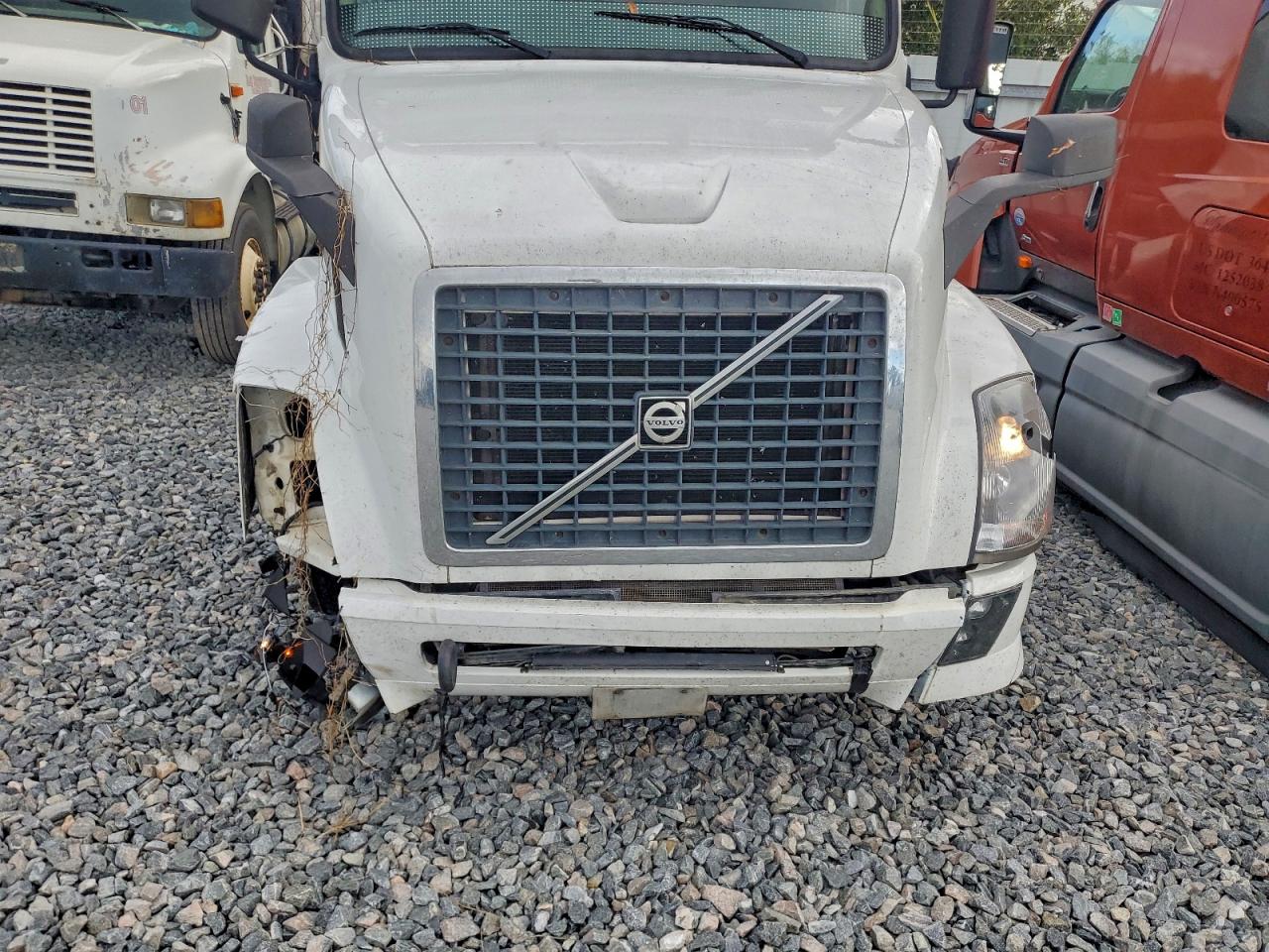 2014 Volvo Vn Vnl VIN: 4V4N19TH2EN152398 Lot: 93256095