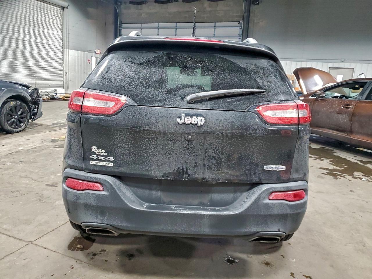 2015 Jeep Cherokee Latitude VIN: 1C4PJMCS9FW667008 Lot: 94819205