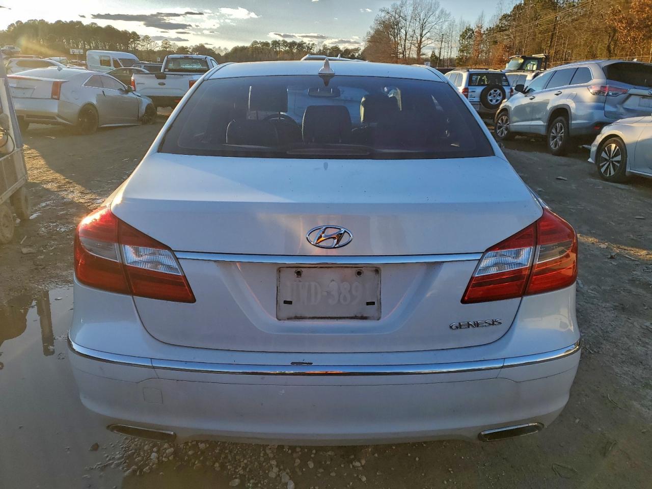 2013 Hyundai Genesis 3.8L VIN: KMHGC4DD5DU221520 Lot: 96614225