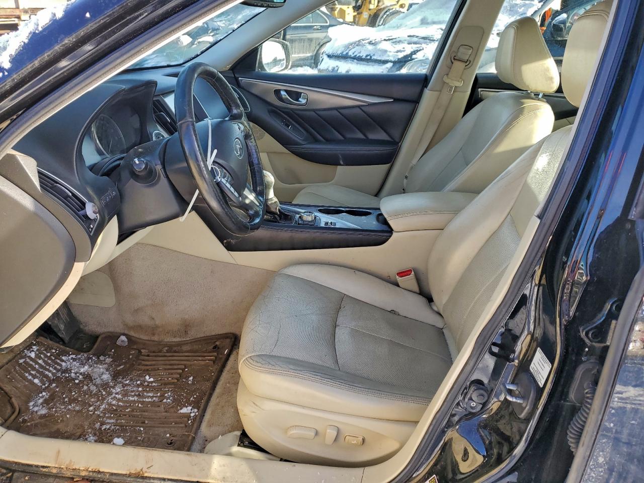 2015 Infiniti Q50 Base VIN: JN1BV7AR4FM398222 Lot: 94950745