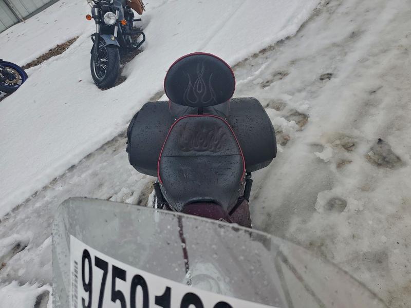 2011 HONDA VT1300 CT  