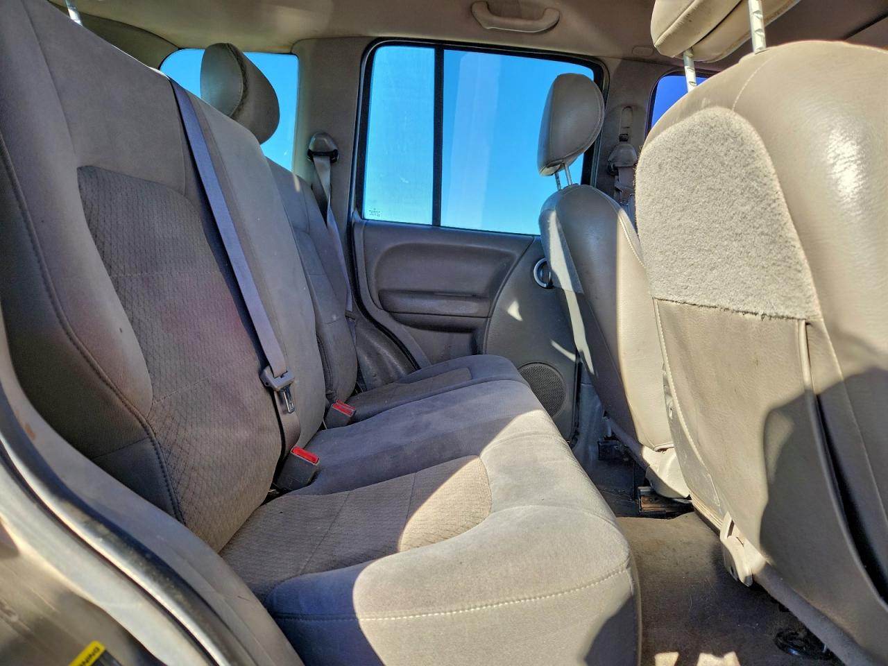 2004 Jeep Liberty Limited VIN: 1J8GL58K84W300776 Lot: 94563935