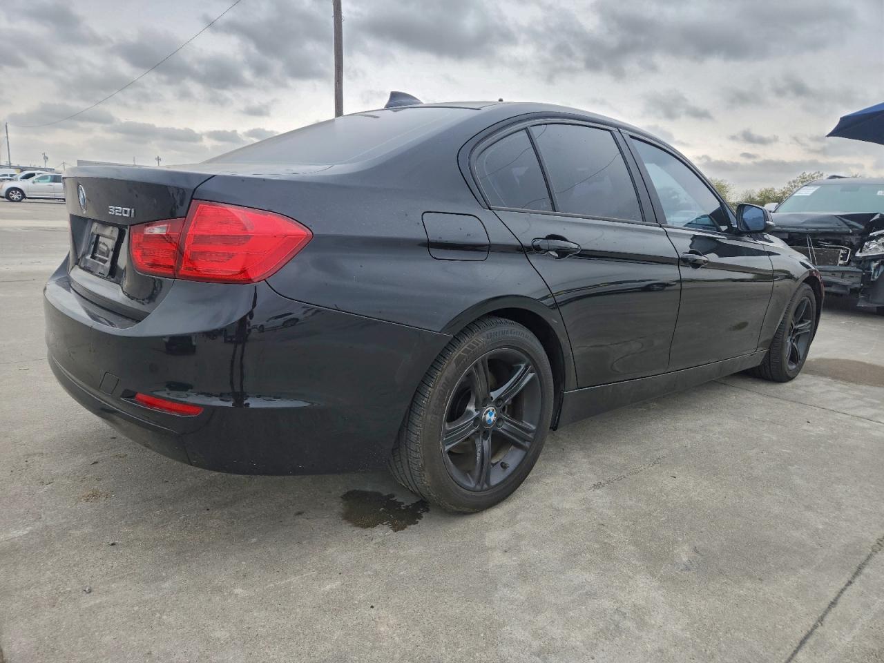 Фото: WBA3B1G56FNT04537