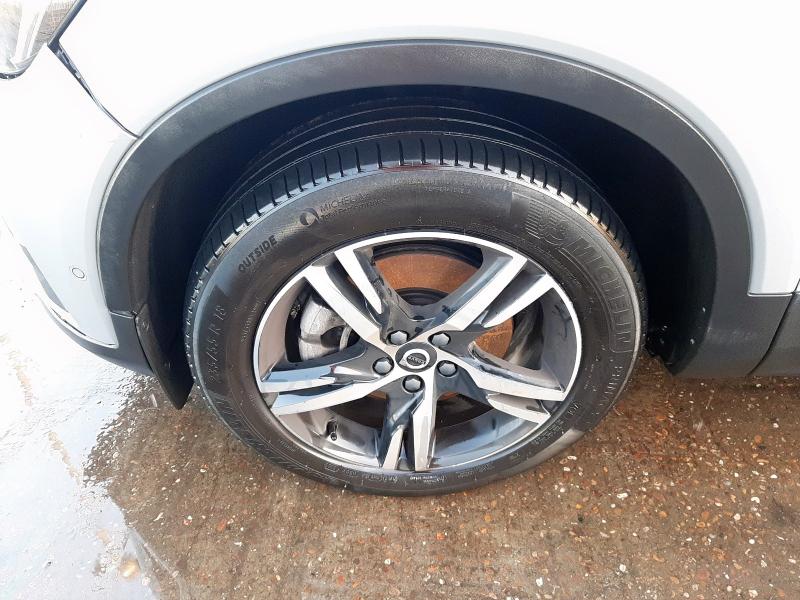 2023 VOLVO XC40 2.0 B3P PLUS DARK 5DR AUTO