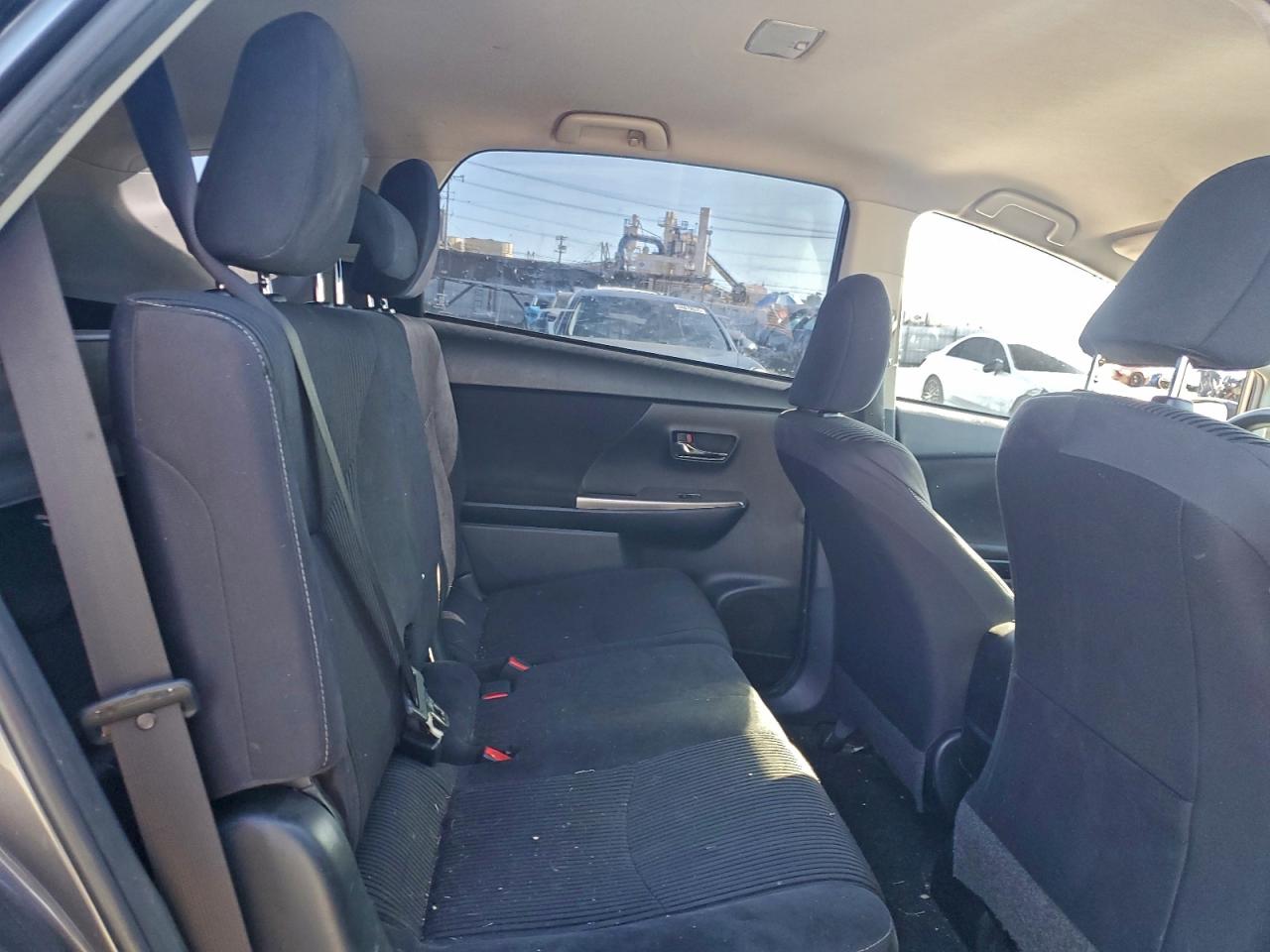 2015 Toyota Prius V VIN: JTDZN3EU0FJ019415 Lot: 94924185