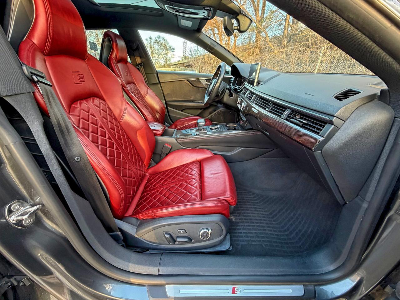 Фото: WAUB4CF51JA045815