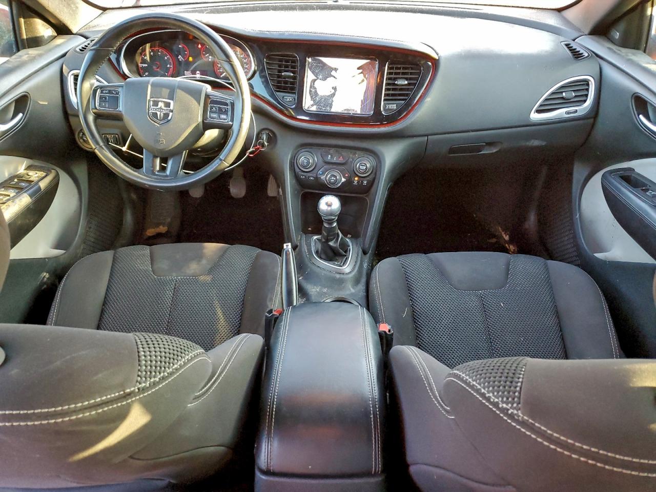 2015 Dodge Dart Sxt VIN: 1C3CDFBB7FD352503 Lot: 97647315