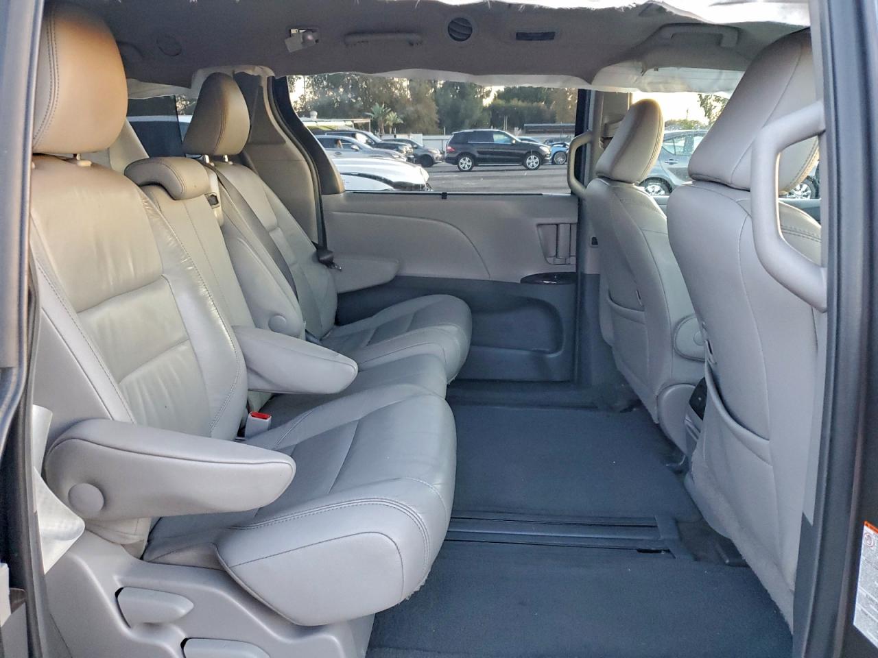 2015 Toyota Sienna Xle VIN: 5TDYK3DC4FS611545 Lot: 93726395