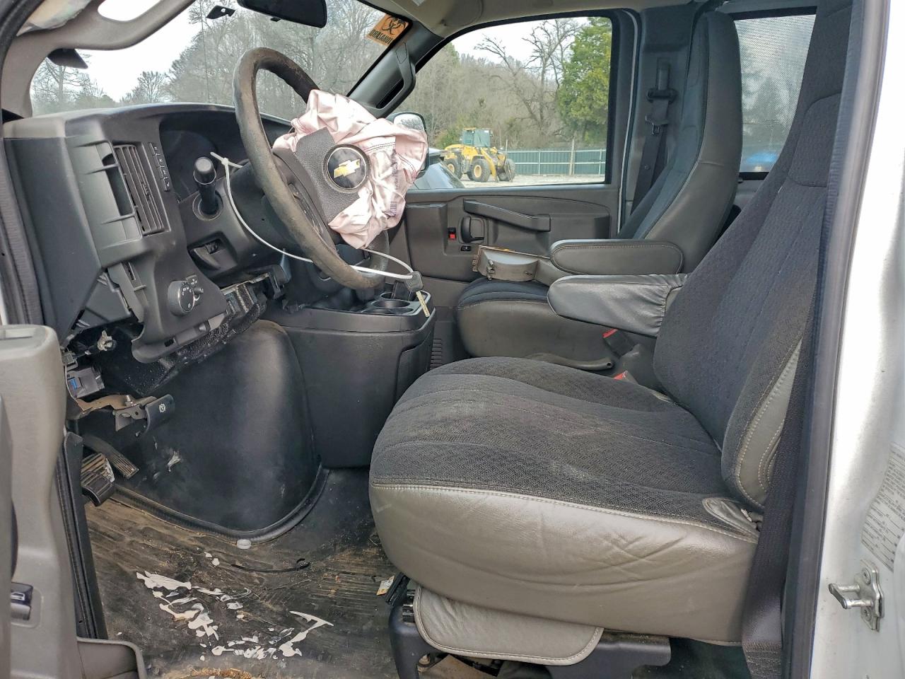 2018 Chevrolet Express G2500 Delivery Van VIN: 1GCWGAFG3J1906378 Lot: 93669765