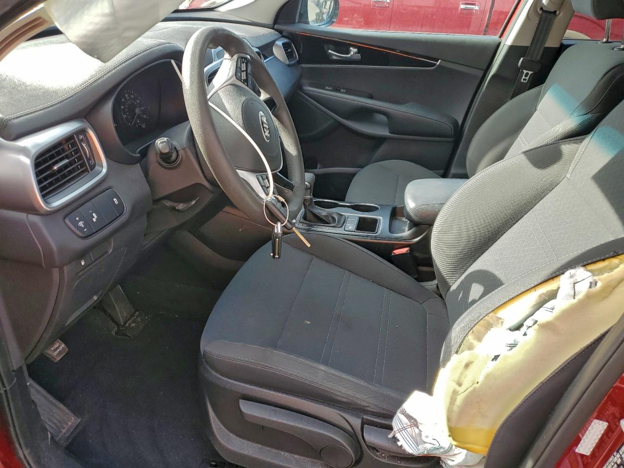 2020 Kia Sorento L VIN: 5XYPG4A37LG701692 Lot: 96260215